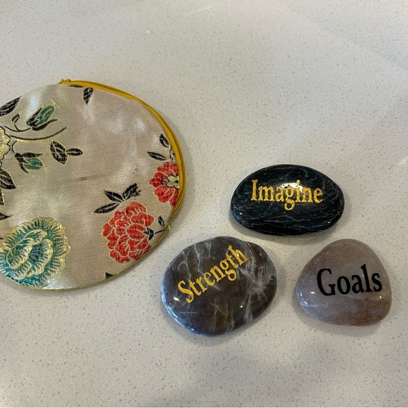 Set of Inspirational Wish Stones and Pouch - Picture 6 of 10